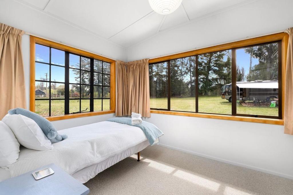 Wanaka Stone Cottage - Wanaka Holiday Home Экстерьер фото