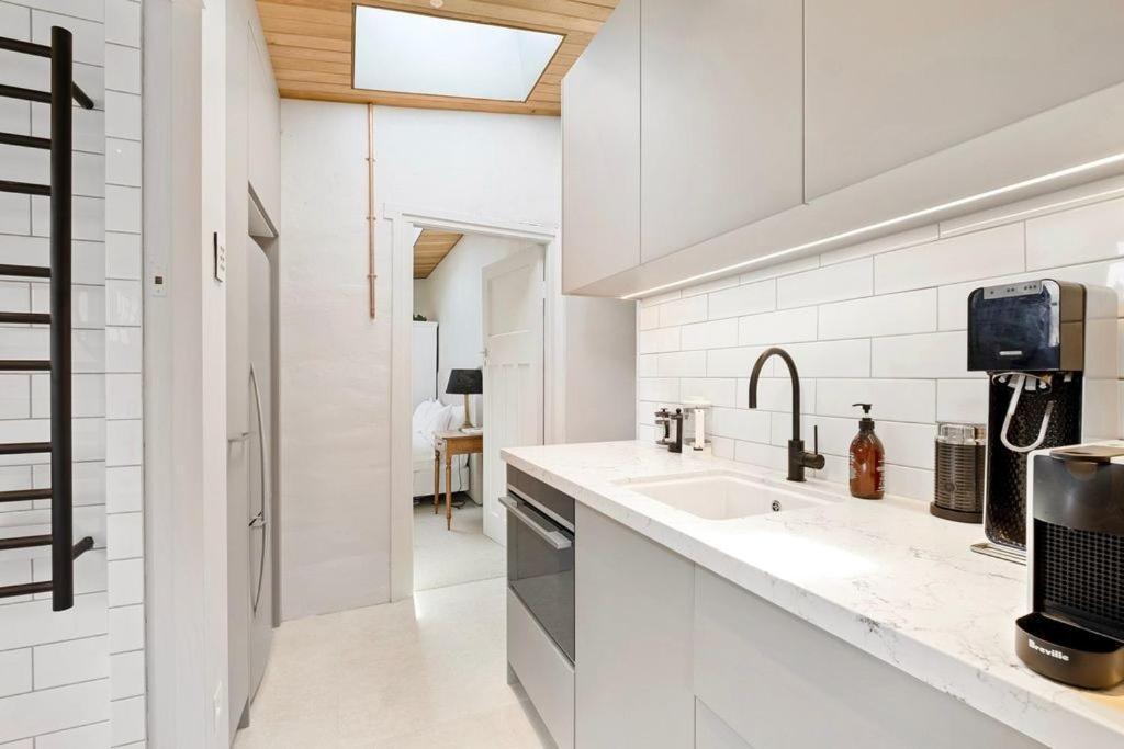 Wanaka Stone Cottage - Wanaka Holiday Home Экстерьер фото